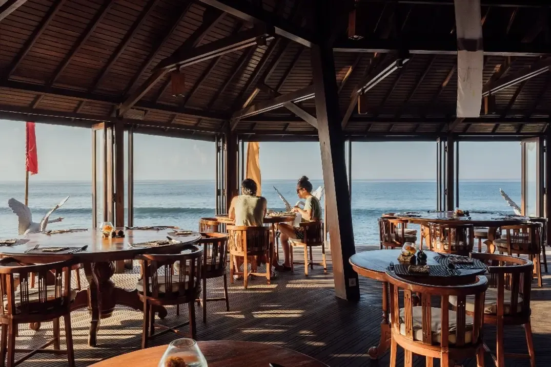 oceanfront-breakfast